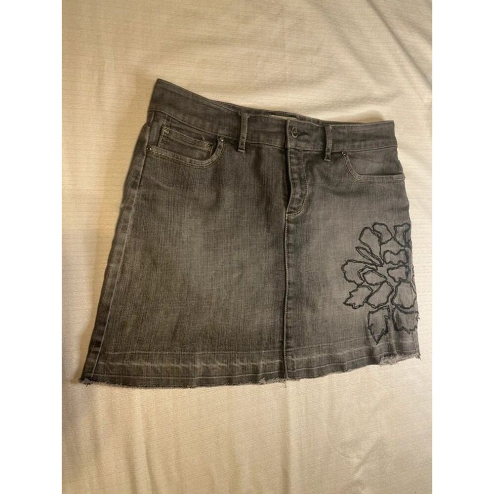 White House Black Market Blanc Embroidered Denim Mini Skirt Faded Black Grey Sz4